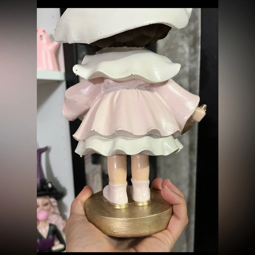 Pink witch - Picture 6 of 9